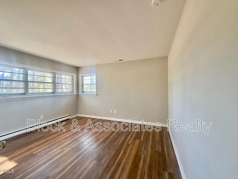 405 N Main St — Photo 16