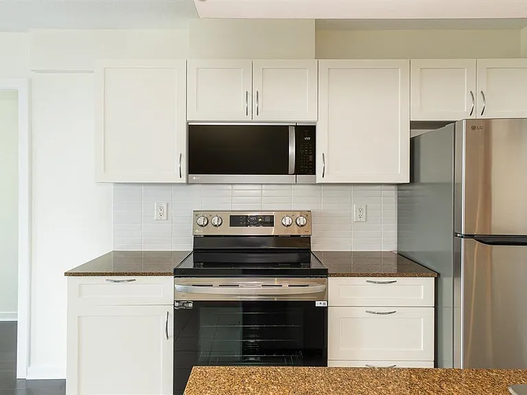 933 Hornby St #809 — Photo 4