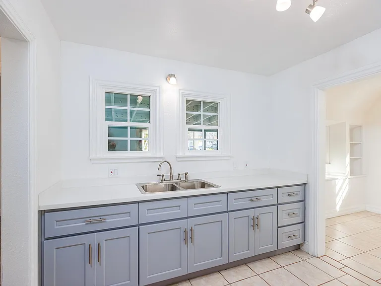 333 S 1st Ave — Photo 15
