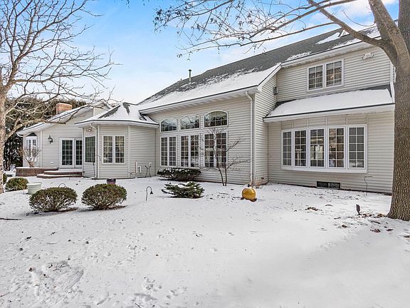 2nd image of 324 E Haddonstone Dr