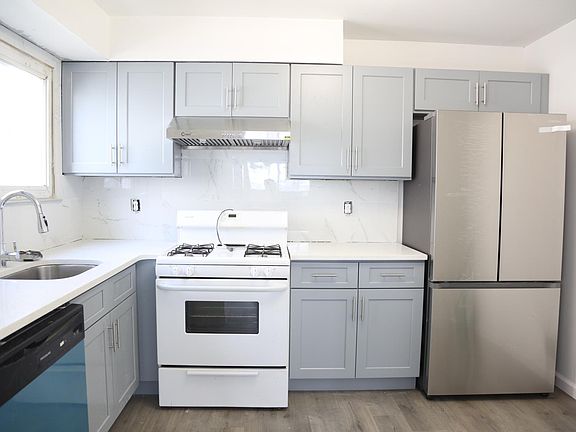 2nd image of 326 Brookfield Ave Floor 1