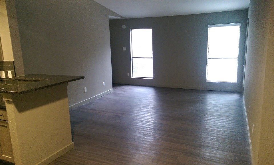 2nd image of 2507 E Riverside Dr