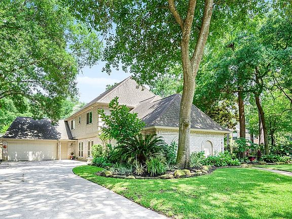 Talk about amazing curb appeal!