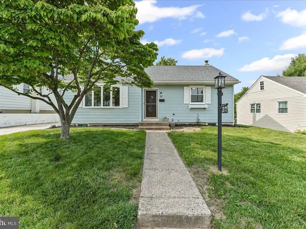 37 Louise Rd, New Castle, DE 19720