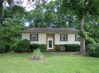 3913 Hummingbird Ln, Roanoke, VA 24018