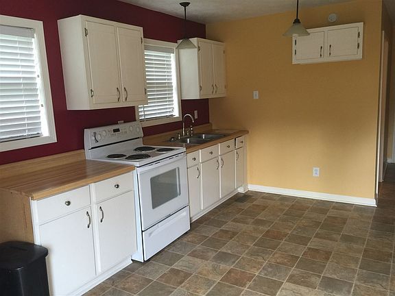 2nd image of 256 Pin Oak Dr
