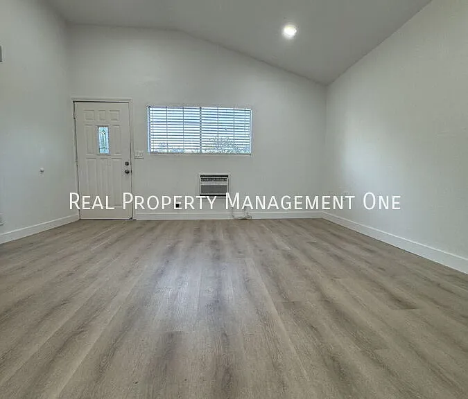 657 Junction Ave — Photo 2