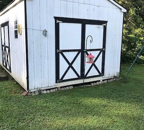 3rd image of 4701 Waddy Dr