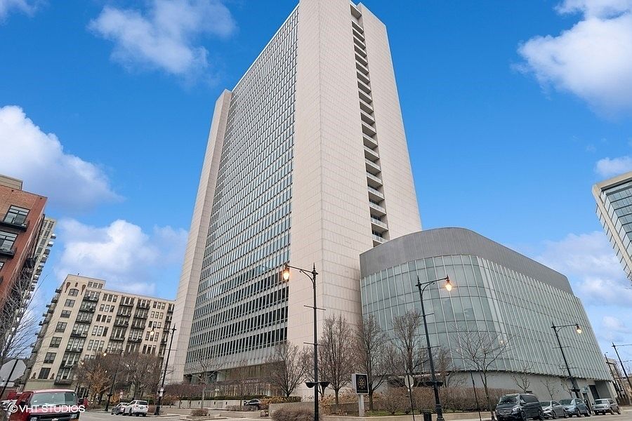 1st image of 500 W Superior St Unit 2107