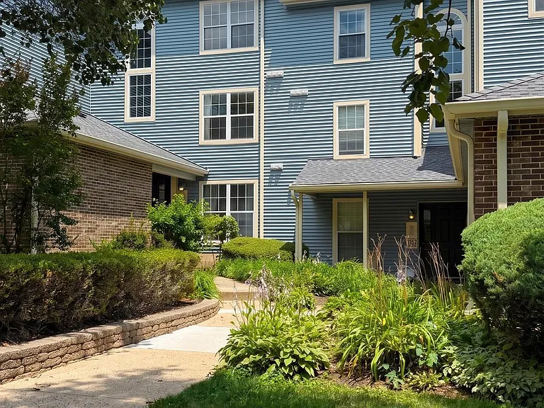 4332 Bayberry Ct — Photo 1