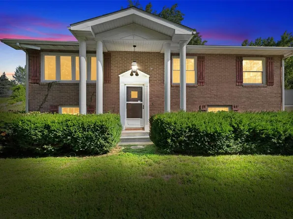 26 Arnold Dr, Dupo, IL 62239