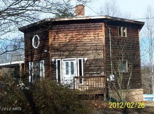 696 Buck Jump Ln, Warfordsburg, PA 17267