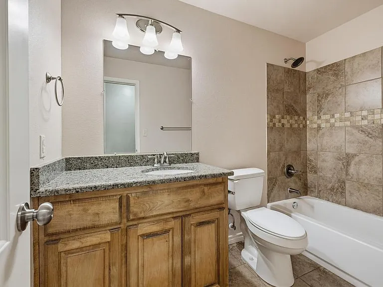 119 N Andrews Ave — Photo 16