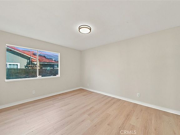 4th image of 27715 Wakefield Rd