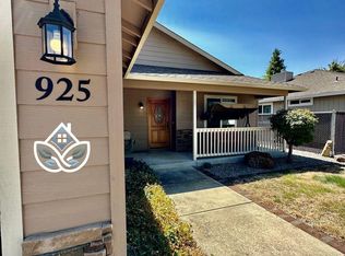 925 Parkdale Ave, Medford, OR 97501