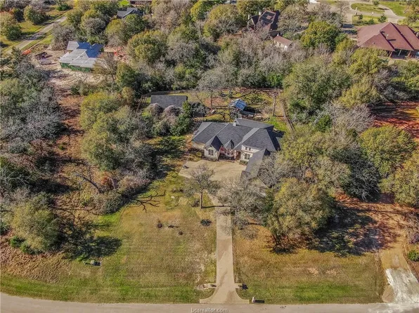 9412 Belgrave Sq, Iola, TX 77861