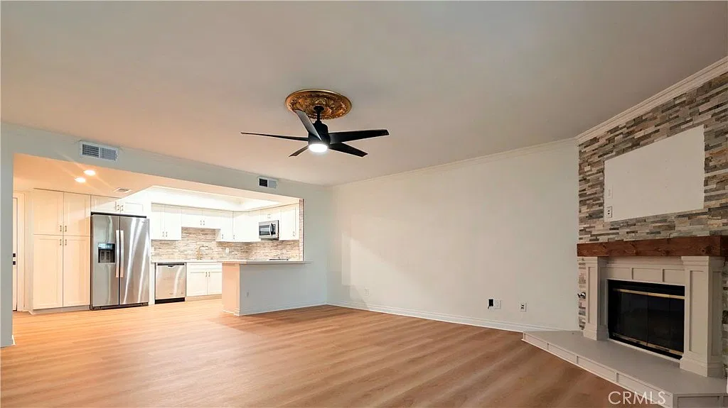 2 bed, 2.5 bath, 1628 sqft, $2,800 — Photo 4