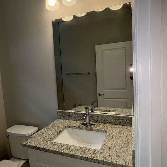460 Westchester Dr — Photo 14