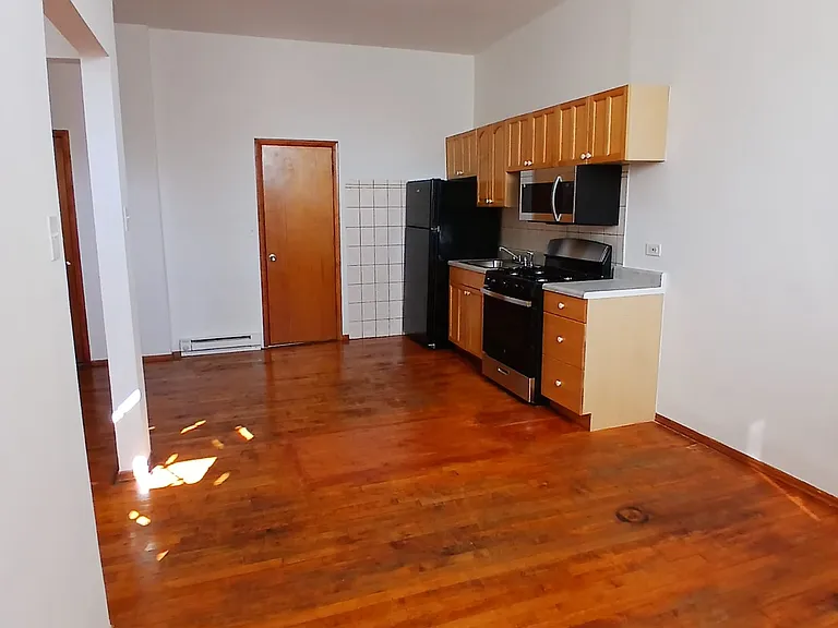 4810 W Barry Ave #1W — Photo 4