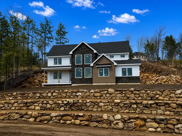 25 Indian Rock Road, Bedford, NH 03110