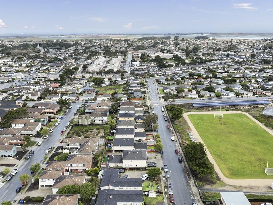2nd image of La Jolla Ave
