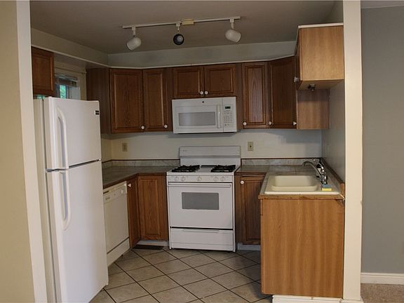 4th image of 1299 Philadelphia St