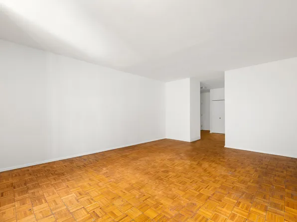 3 Hanover Square 4D image 2 of 12