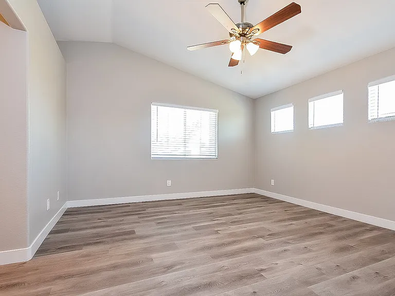 3010 Sunrise Bay Ave — Photo 10