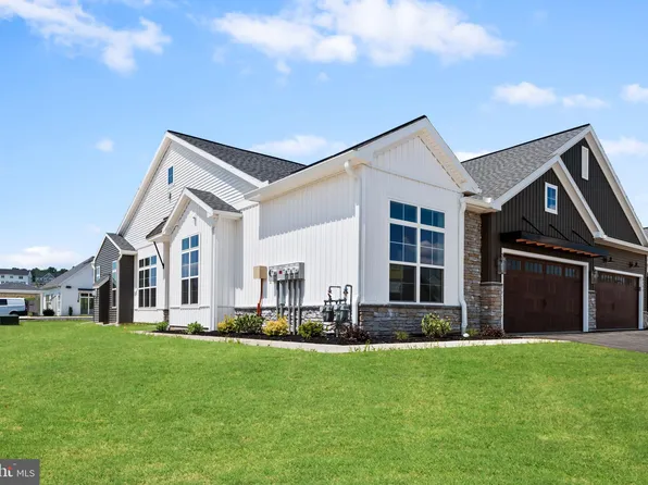 2113 Hill Side Dr #400, Mechanicsburg, PA 17055