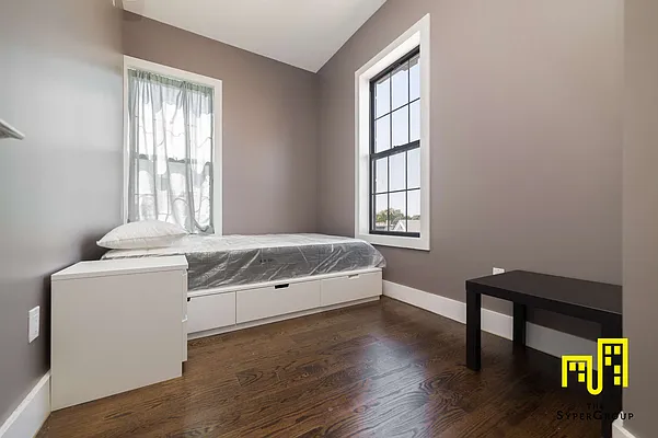 Rented by The Syper Group | media 9