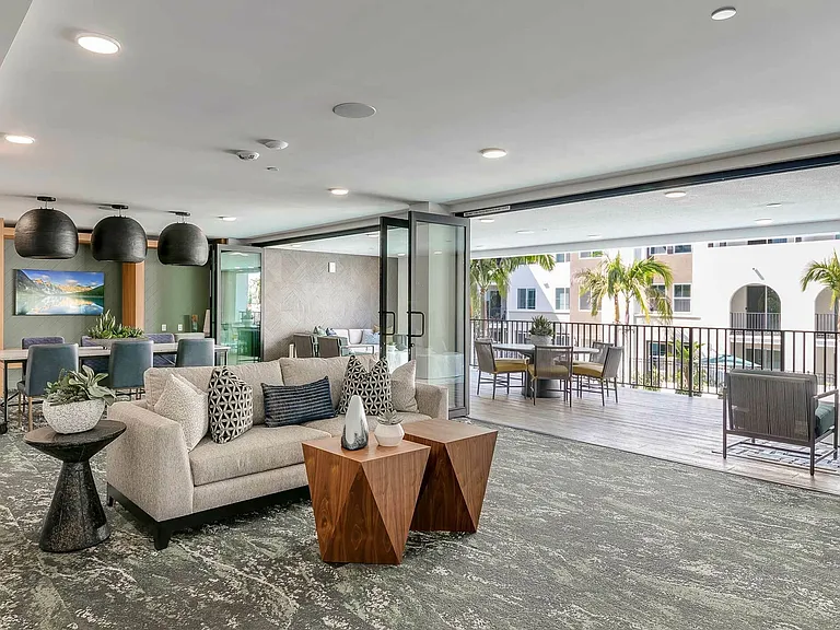 TownCenterAmenities-80LR