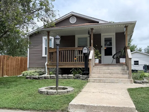 213 S Connecticut St, Hobart, IN 46342