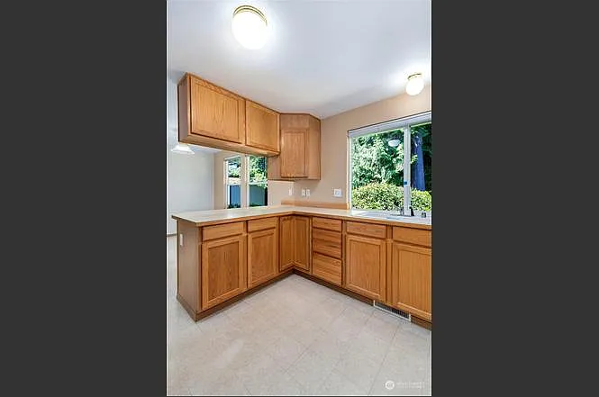 6402 Cypress St — Photo 9