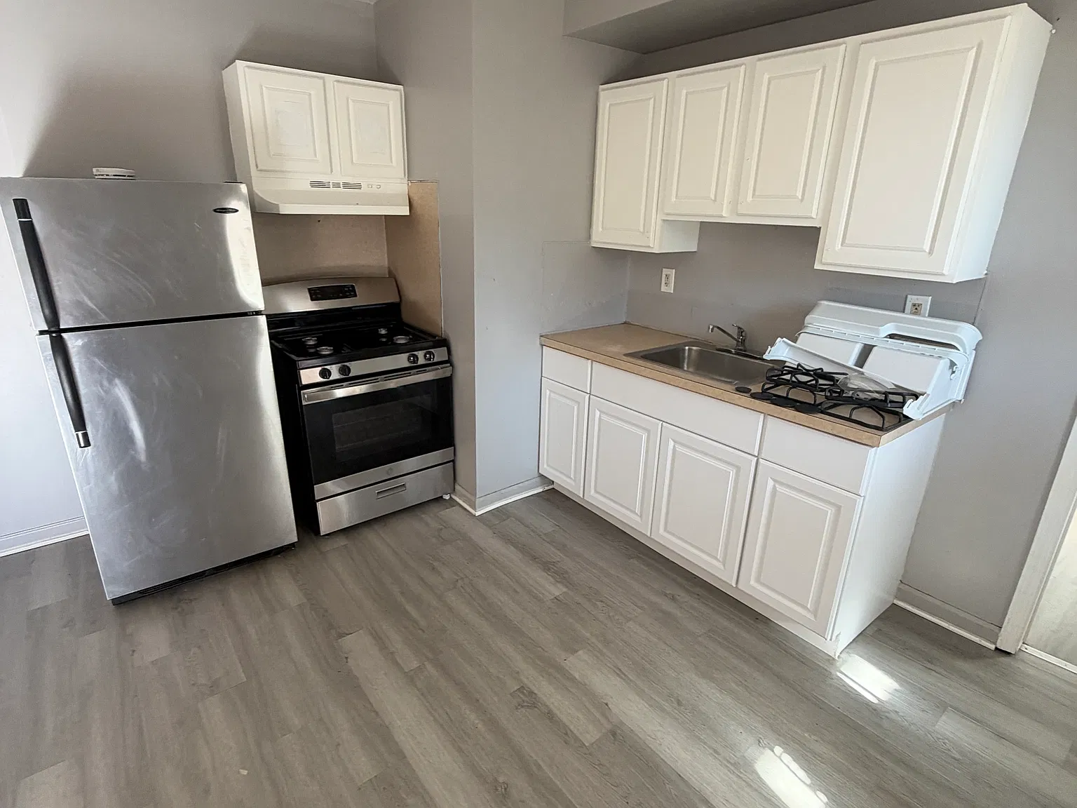 Studio, 600 sqft, $949 — Photo 2