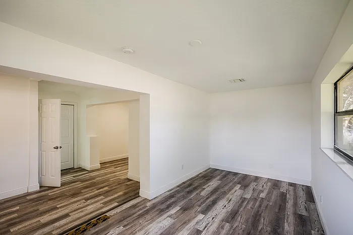 730 NW 18th St — Photo 10