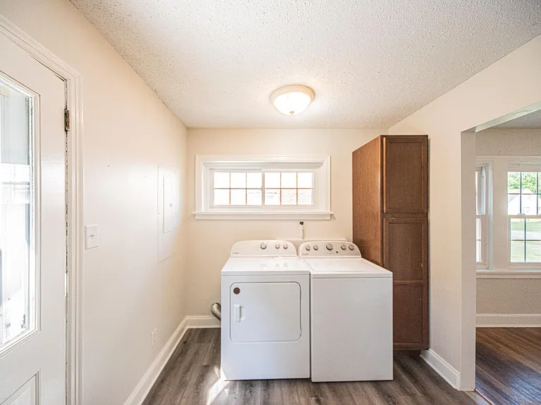 2522 Clay St — Photo 12