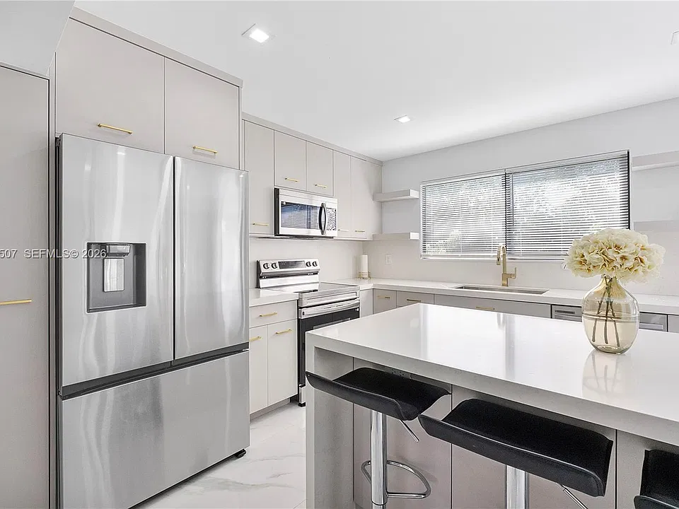 451 SW 38th Ter