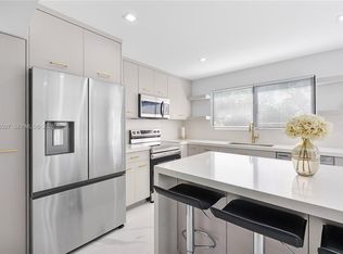 451 SW 38th Ter, Fort Lauderdale, FL 33312