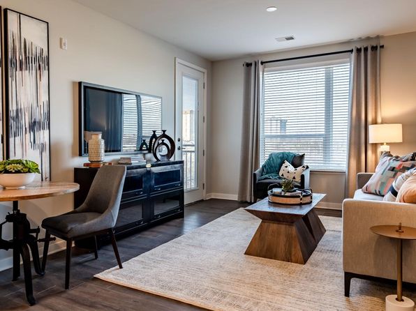 1006 8th Ave W #750