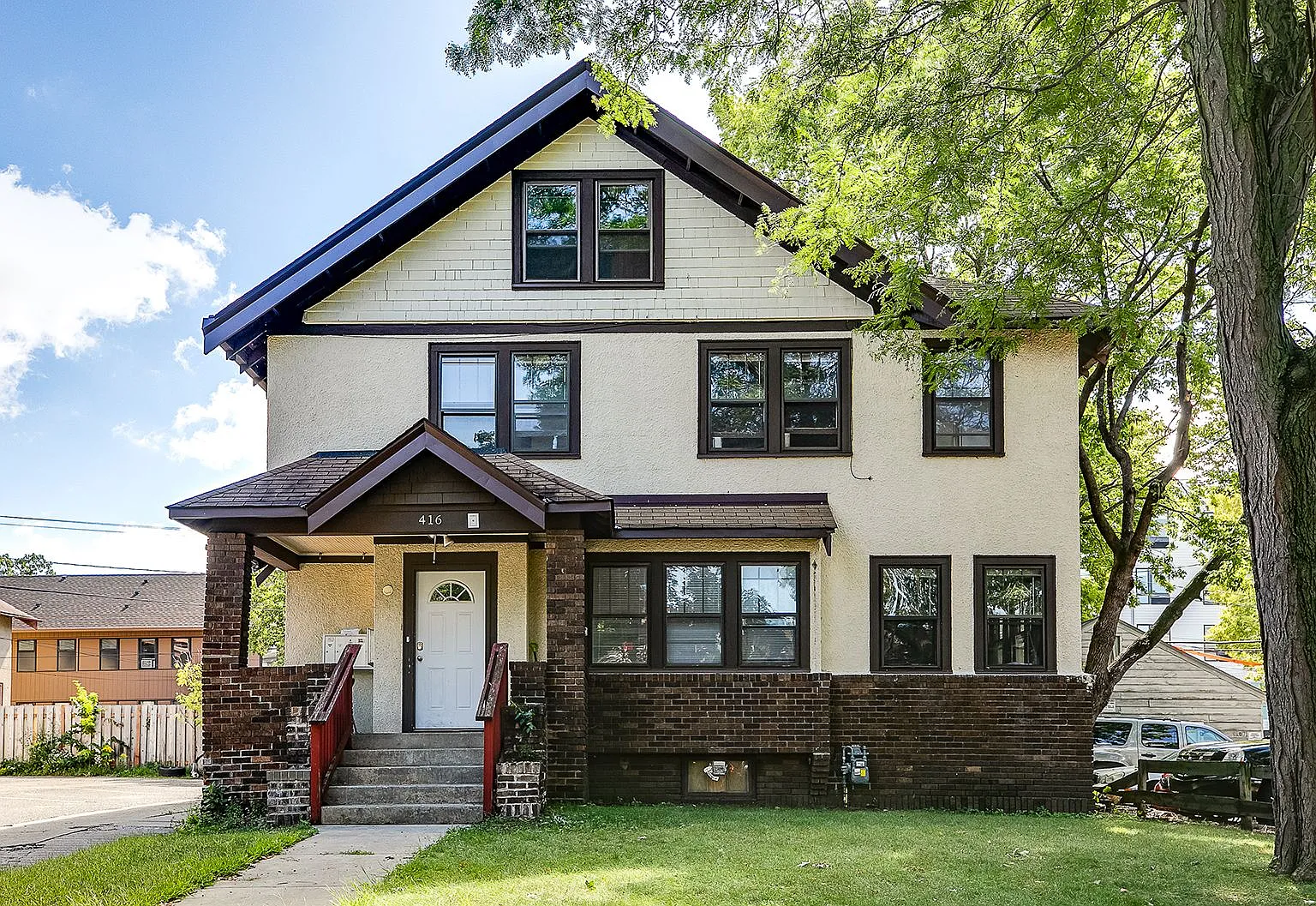 10 bed, $5,500 — Photo 1