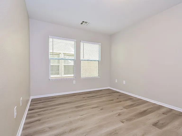 2404 Cockatiel Dr — Photo 14