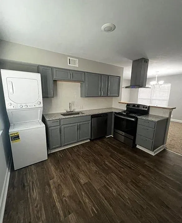 Skylark Point Apartments — Photo 1