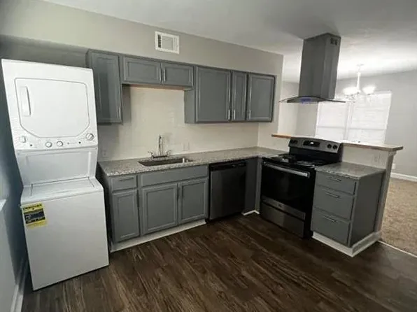 Skylark Point Apartments