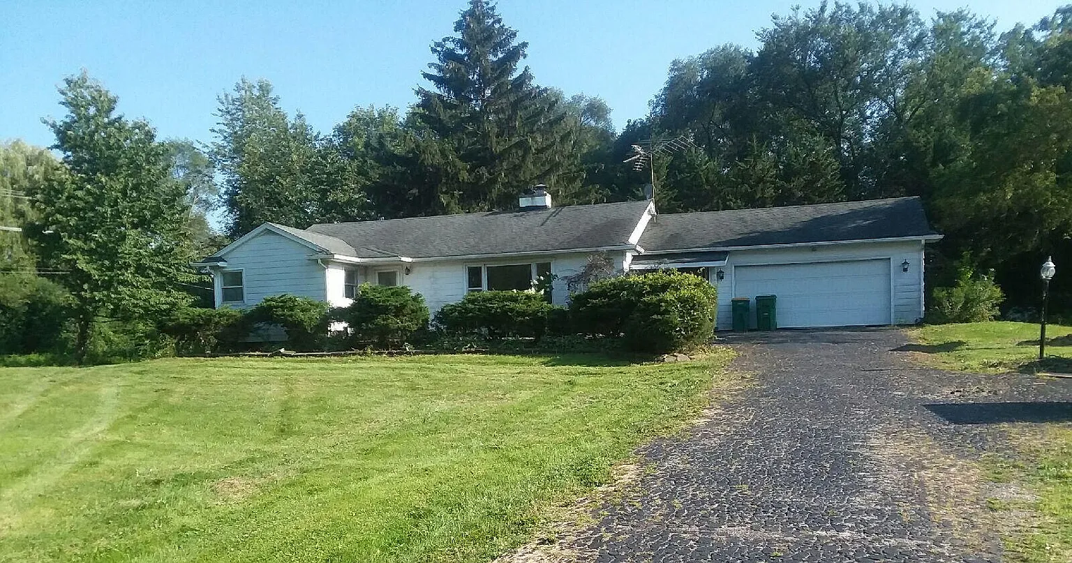 5132 Aptakisic Rd photo 1