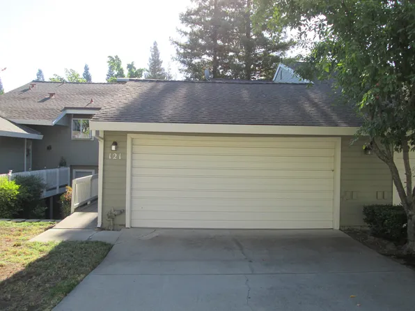 121 Valley Oak Dr, Roseville, CA 95678