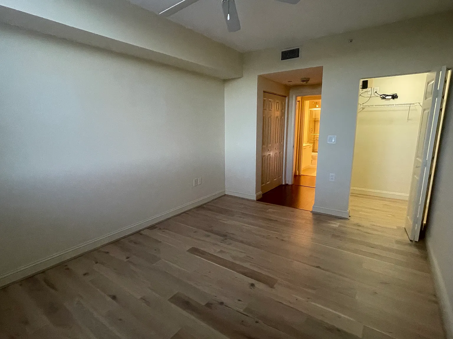 2 bed, 1228 sqft, $3,050 — Photo 4