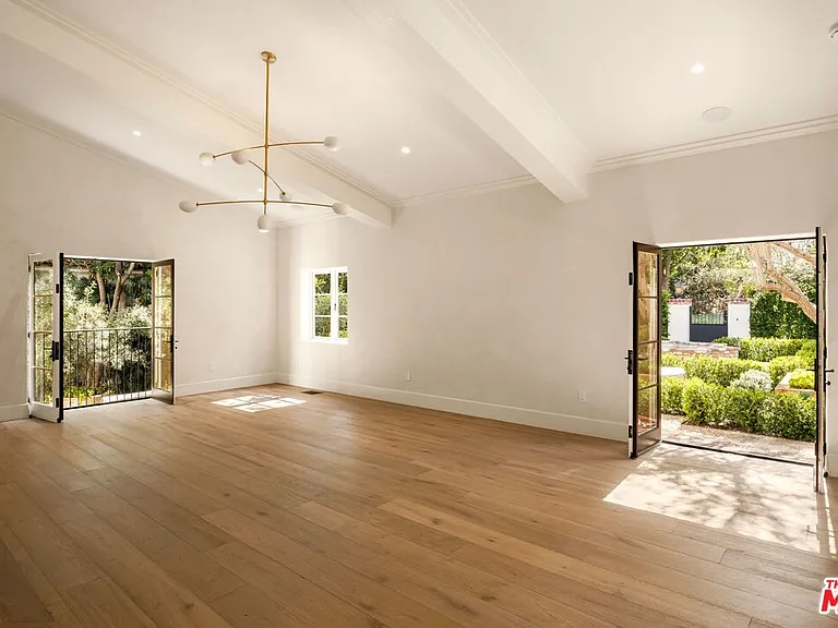 624 N Arden Dr — Photo 13