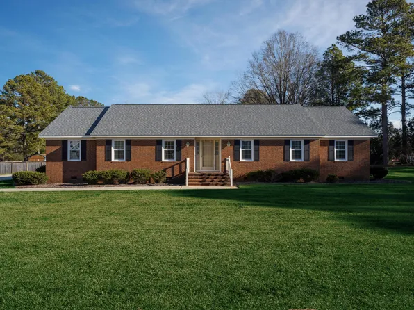 610 Denim Dr, Erwin, NC 28339
