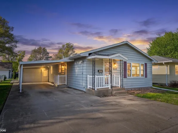 2715 Kirkwood St, Burlington, IA 52601