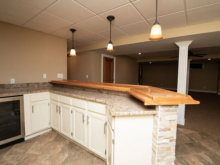405 Galway Dr — Photo 45